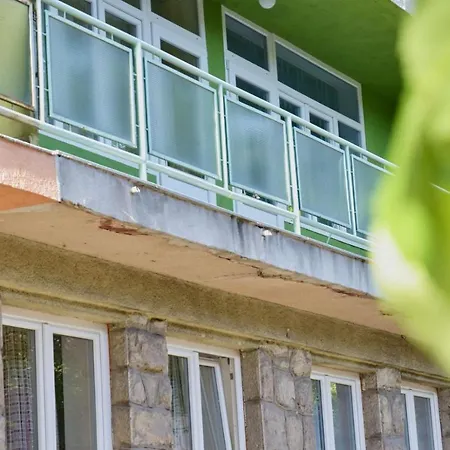 Apartment Palace *