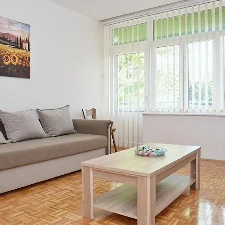 Palace Apartman *