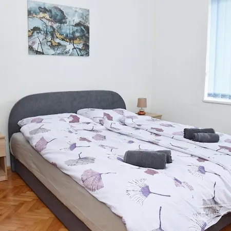 Palace Apartman *